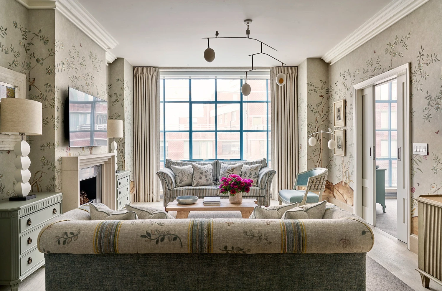 Rockin' Robin Ceiling Light Large - Image 4