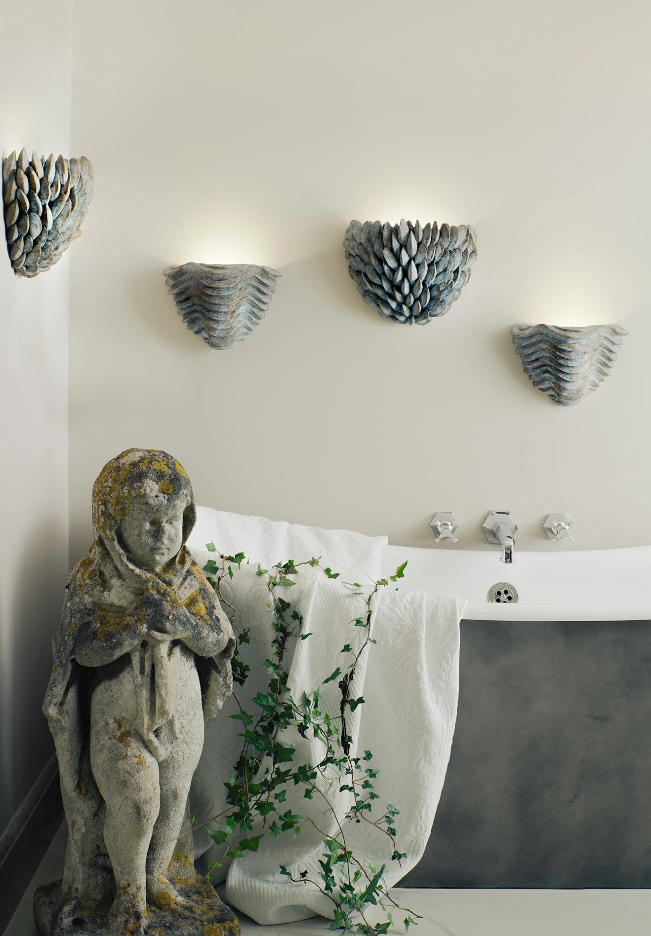 Mussel Shell Uplighter Large - Image 4