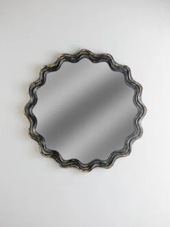 Clam Shell Mirror Round